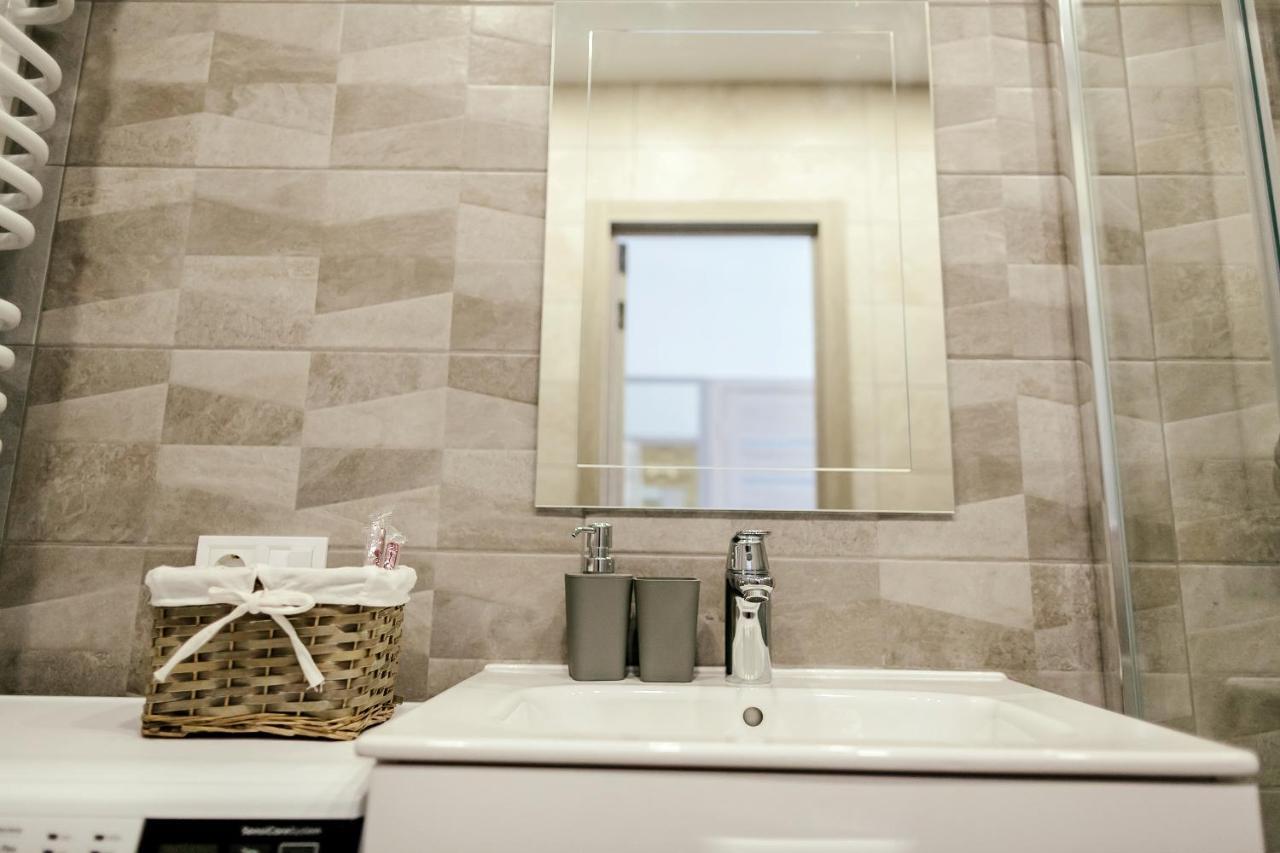 Lara Apartament 2 Lägenhet Lviv Exteriör bild