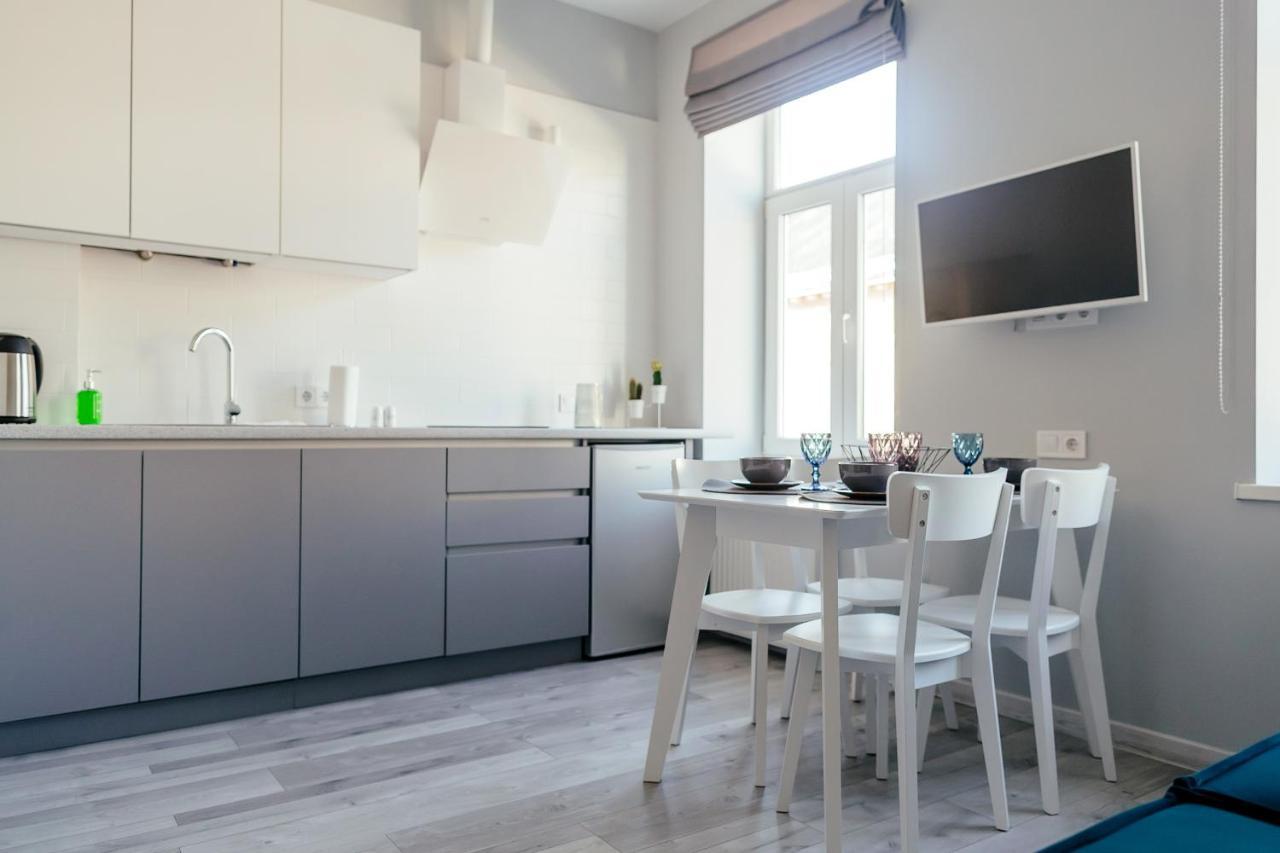 Lara Apartament 2 Lägenhet Lviv Exteriör bild
