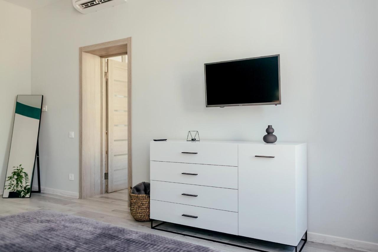 Lara Apartament 2 Lägenhet Lviv Exteriör bild