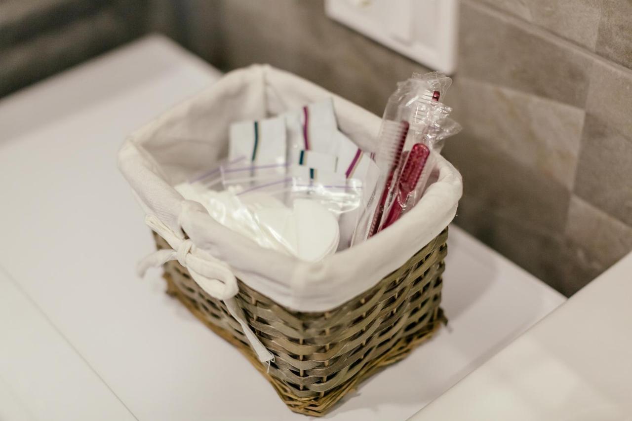 Lara Apartament 2 Lägenhet Lviv Exteriör bild